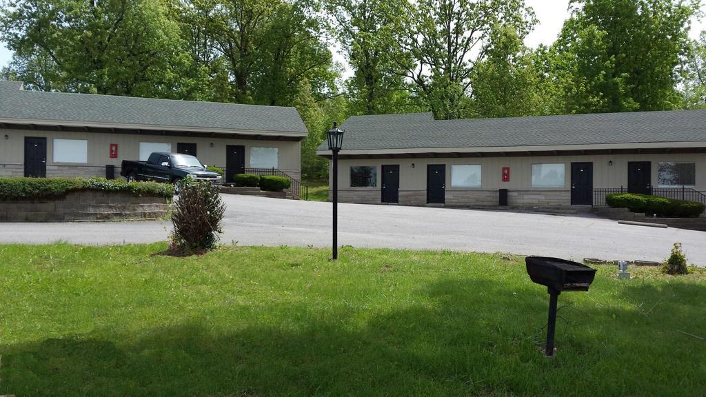 Kentucky Lake Inn Gilbertsville エクステリア 写真